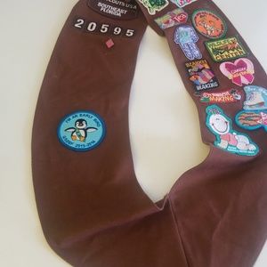 GIRL SCOUT BROWNIE SASH with BADGES P